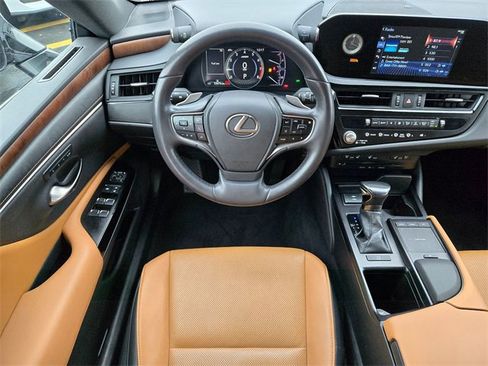 Used 2022 Lexus ES 350 w/ Premium Package image 8