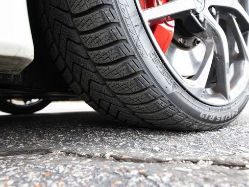 Used 2020 Acura NSX image 57