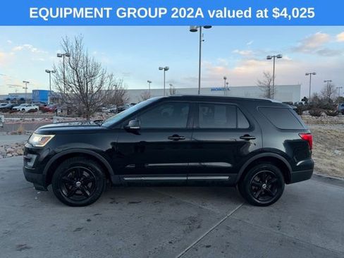 Used 2016 Ford Explorer XLT w/ Equipment Group 202A image 4