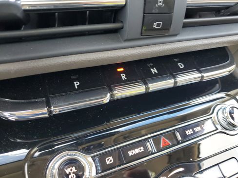 Certified 2020 Lincoln Corsair Standard w/ Premium Package image 24