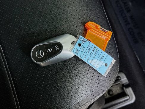 Used 2024 Mercedes-Benz GLC 300 image 36