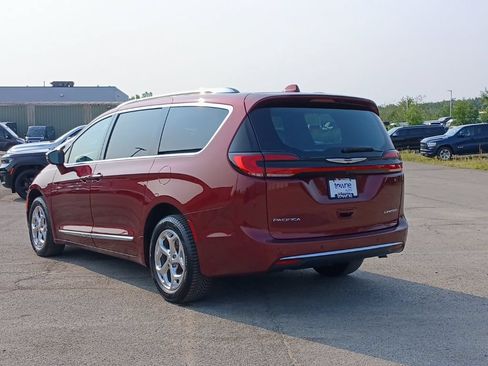 Used 2021 Chrysler Pacifica Limited AWD/4WD image 6