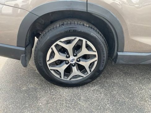 Certified 2023 Subaru Forester Premium AWD/4WD image 9