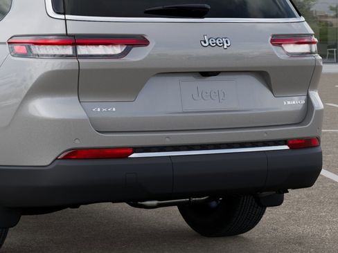 New 2025 Jeep Grand Cherokee L Limited image 13