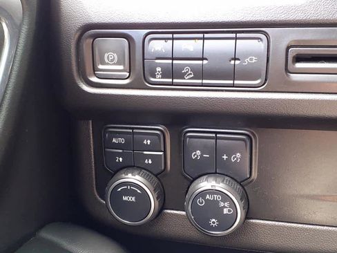 Used 2021 Chevrolet Tahoe Premier AWD/4WD image 18