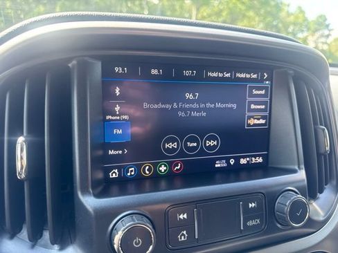 Used 2019 Chevrolet Colorado Z71 AWD/4WD image 19
