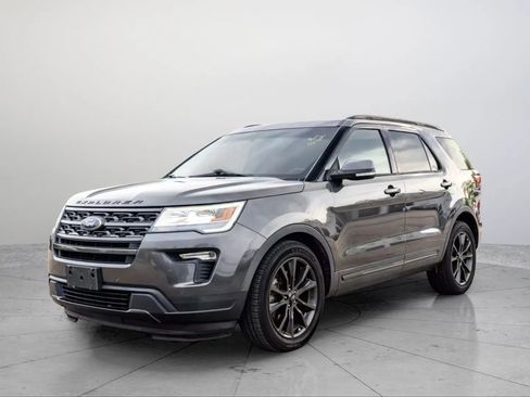 Used 2018 Ford Explorer XLT w/ Equipment Group 202A FWD image 1