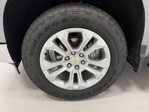 Certified 2024 Chevrolet Silverado 1500 LT AWD/4WD image 20