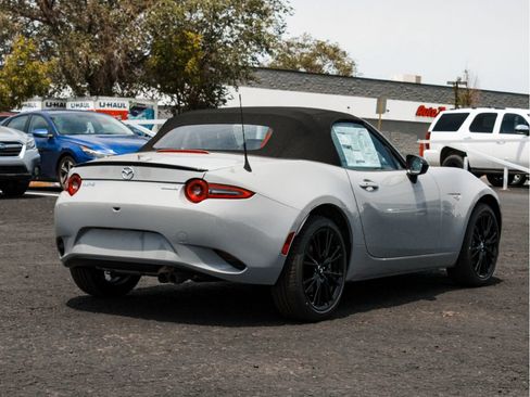 New 2026 MAZDA MX-5 Miata Club w/ Weather Package RWD image 5