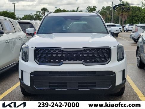 Used 2025 Kia Telluride AWD image 2