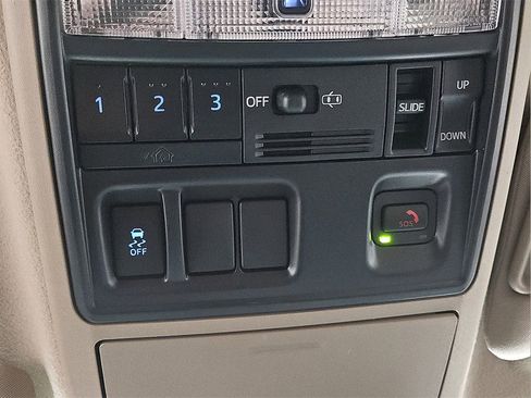 Certified 2022 Toyota 4Runner SR5 Premium image 22