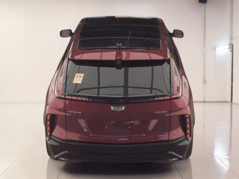 Used 2024 Cadillac Lyriq Sport AWD/4WD image 6