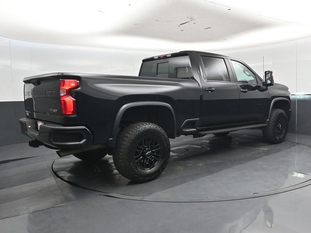 Used 2024 Chevrolet Silverado 2500 ZR2 w/ Technology Package AWD/4WD image 3