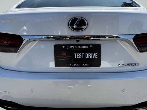Used 2023 Lexus LS 500 w/ Accessory Package (Z2) RWD image 18