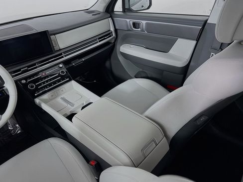 Certified 2025 Hyundai Santa Fe SE image 19
