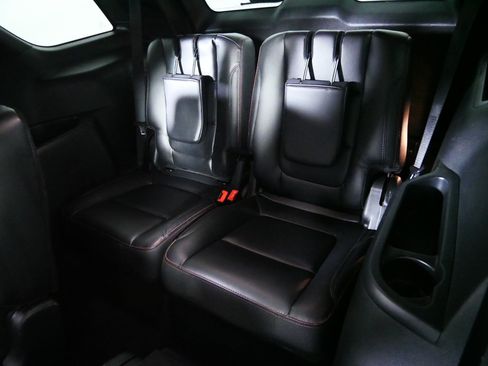 Used 2019 Ford Explorer Sport w/ Ford Safe & Smart Package AWD/4WD image 33