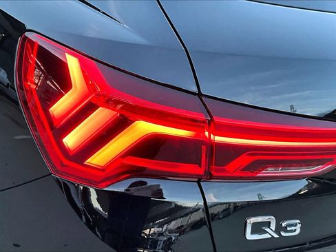 Used 2025 Audi Q3 2.0T Premium w/ Convenience Package image 29