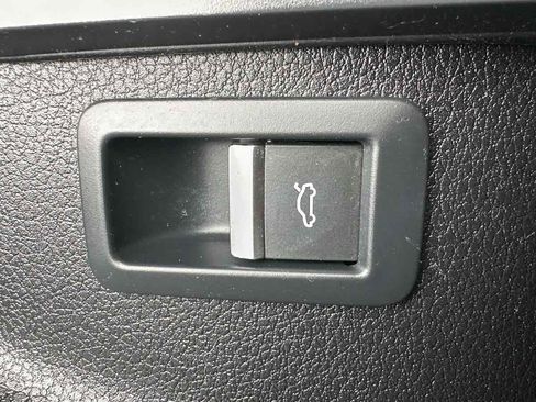 Used 2020 Audi Q5 2.0T Premium w/ Convenience Package image 24