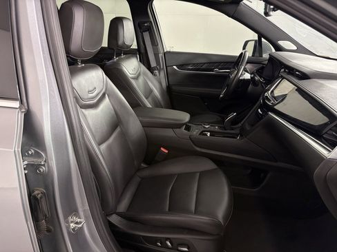 Used 2025 Cadillac XT6 Premium Luxury image 45