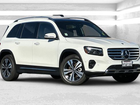 Certified 2025 Mercedes-Benz GLB 250 image 1