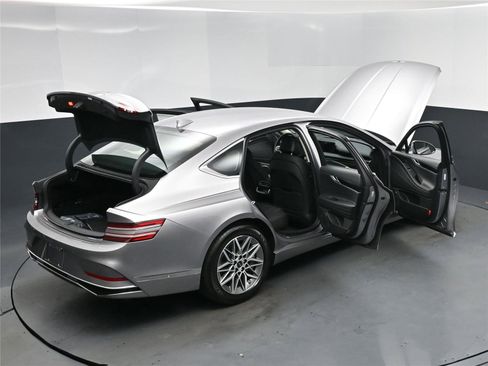 New 2026 Genesis G80 2.5T image 18