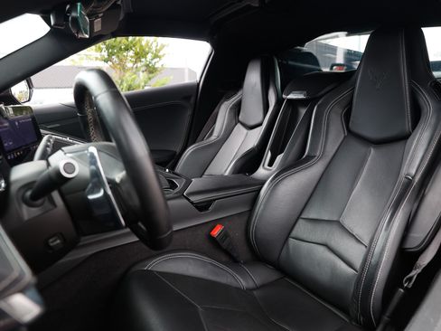 Used 2023 Chevrolet Corvette Stingray Coupe w/ 1LT RWD image 5