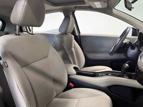 Used 2016 Honda HR-V EX image 10