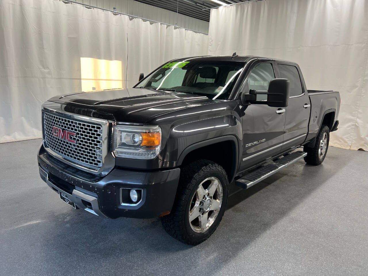Used 2015 GMC Sierra 2500 Denali w/ Duramax Plus Package AWD/4WD image 1