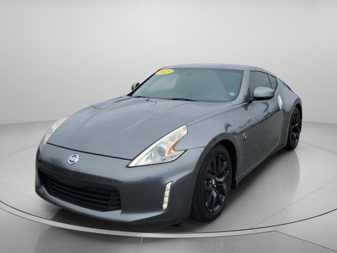 Used 2015 Nissan 370Z Coupe image 3