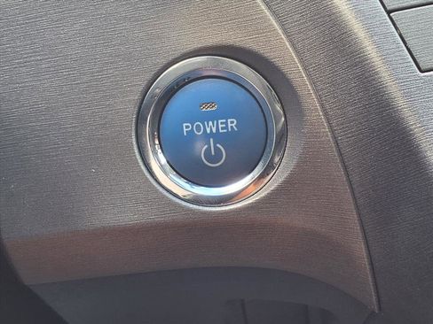 Used 2015 Toyota Prius Three image 11