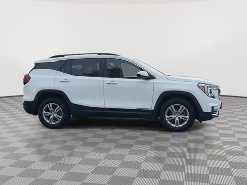 Certified 2023 GMC Terrain SLE w/ Driver Convenience Package AWD/4WD image 9