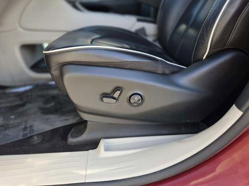 Used 2022 Chrysler Pacifica Limited image 40