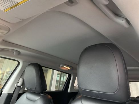 Used 2019 Jeep Compass Altitude image 6