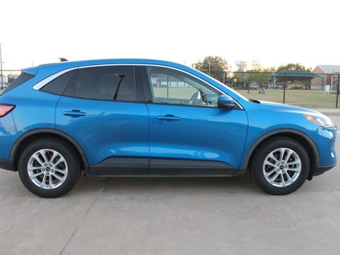 Used 2020 Ford Escape SE image 8