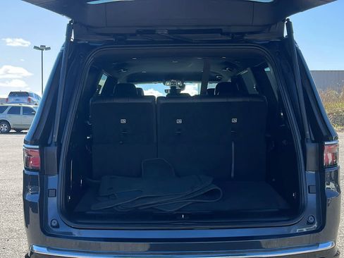 Used 2023 Jeep Wagoneer 4WD image 30