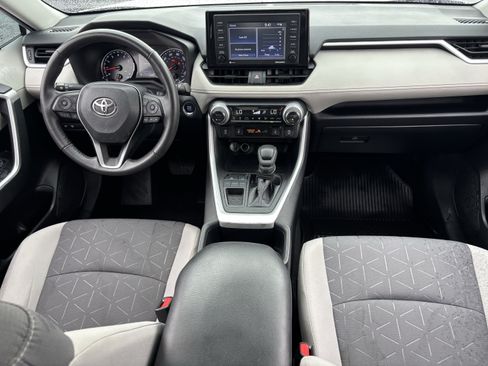 Used 2022 Toyota RAV4 XLE w/ XLE Grade Weather Package FWD image 13