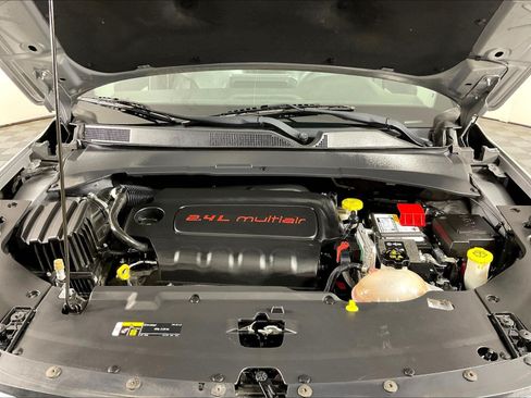 Used 2022 Jeep Compass Latitude FWD image 29