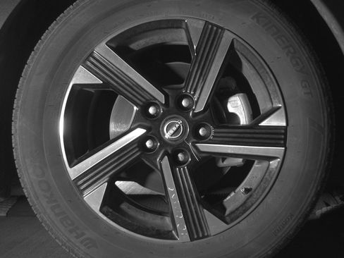 Used 2025 Nissan Sentra SV image 13