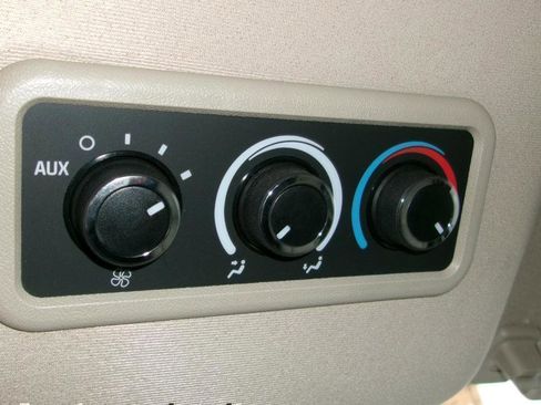 Used 2024 Chevrolet Express 2500 LT w/ LT Preferred Equipment Group RWD image 21