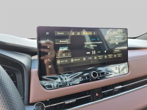 New 2025 Mitsubishi Outlander SEL image 16