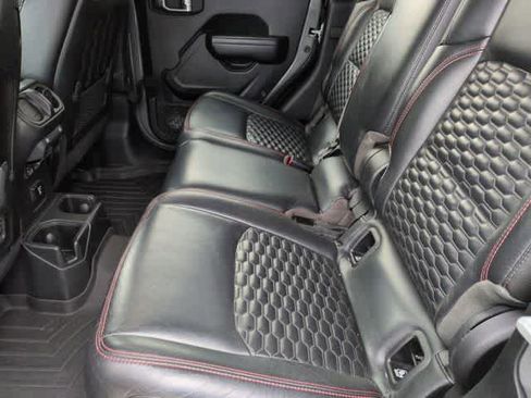 Used 2021 Jeep Gladiator Rubicon w/ Cold Weather Group AWD/4WD image 19