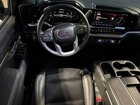 Used 2025 GMC Sierra 1500 SLT image 16