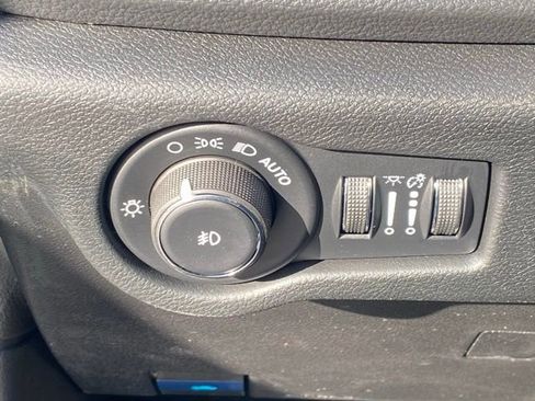 New 2026 Chrysler Pacifica Pinnacle image 28