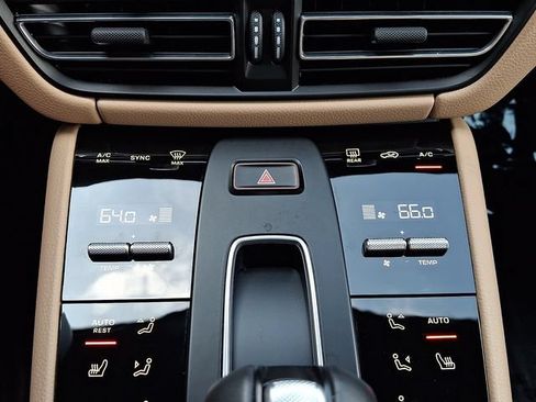 Certified 2026 Porsche Macan AWD/4WD image 19