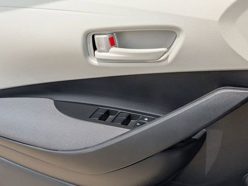 Used 2025 Toyota Corolla LE FWD image 25