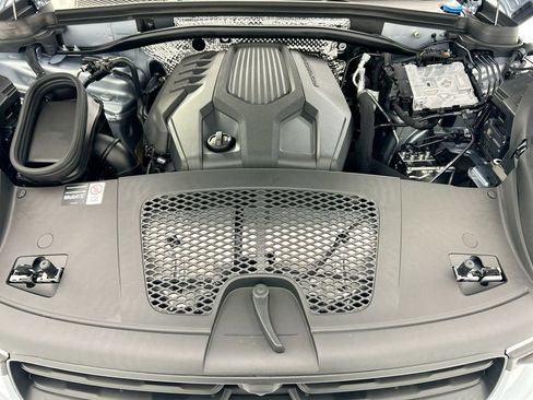 Used 2026 Porsche Macan AWD/4WD image 29
