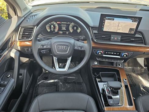 Used 2023 Audi Q5 2.0T Premium Plus w/ Premium Plus Package AWD/4WD image 5