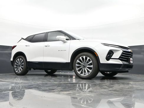 Used 2024 Chevrolet Blazer Premier w/ Driver Confidence II Package AWD/4WD image 44