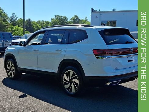 Used 2025 Volkswagen Atlas SE AWD/4WD image 4