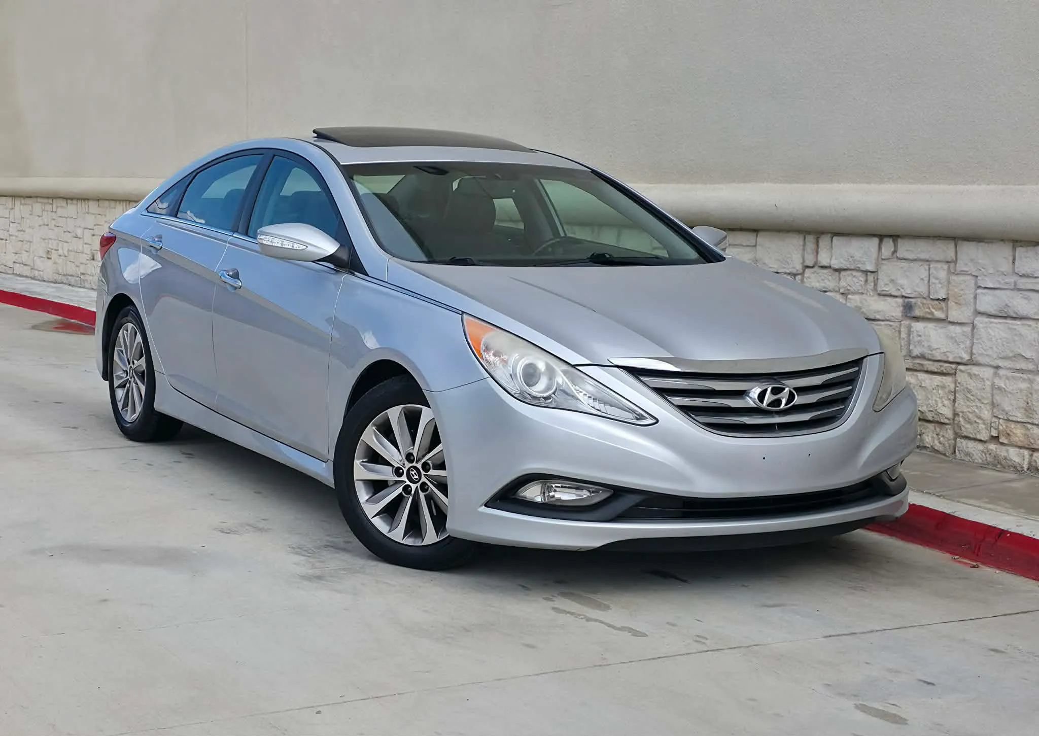 Used 2014 Hyundai Sonata Limited FWD image 1